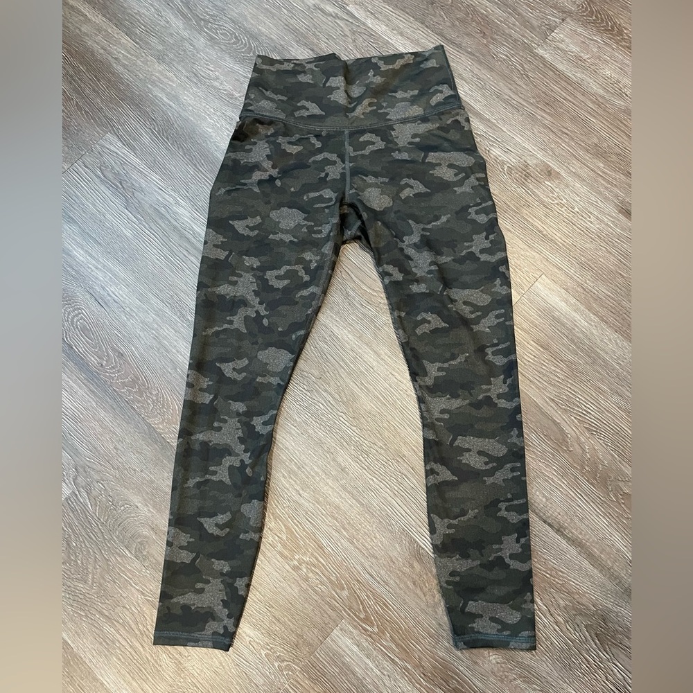 Fabletics Define PowerHold® High-Waisted 7/8 Legging